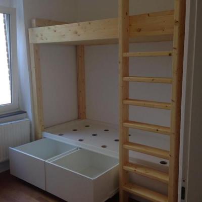 Kinder Hochbett mit Schüben und Liegewiese. KölnMöbelbau nach Maß