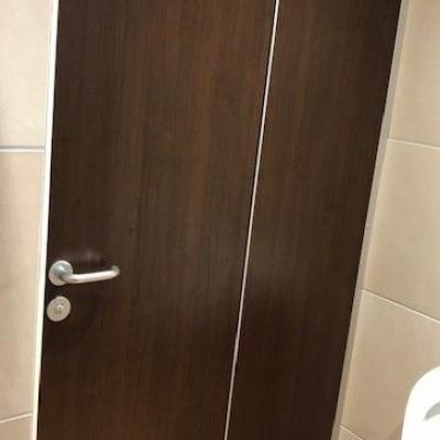 Toiletten Trennwände auf Mass und Farbe nach Wahl Köln